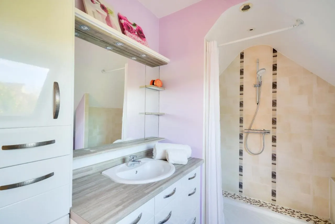 Pays Bigouden, Maison Pour 8 Avec Piscine Plonéour-Lanvern 0*,  Franciaország
